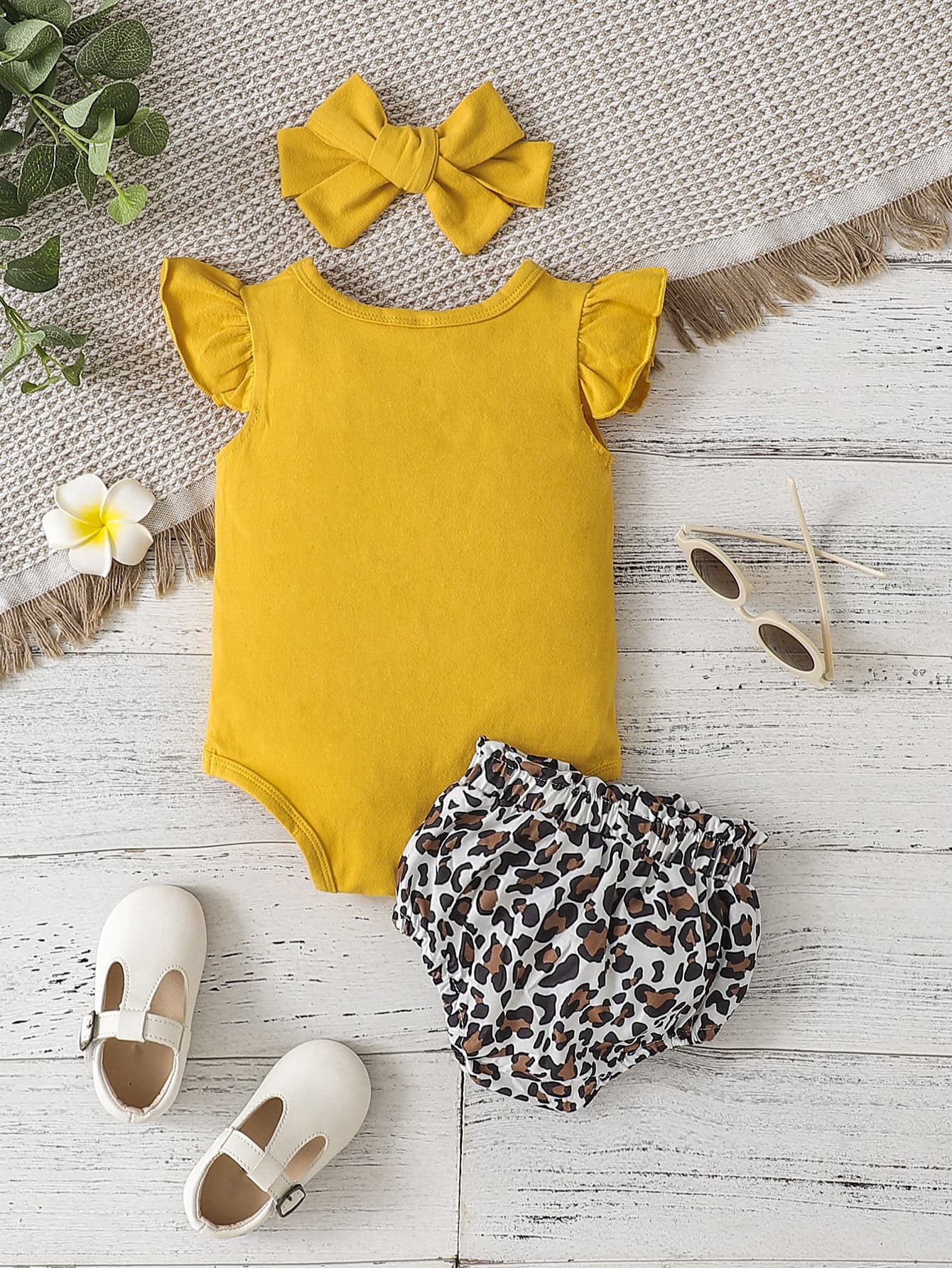 Round Neck Bodysuit and Leopard Bloomers Set